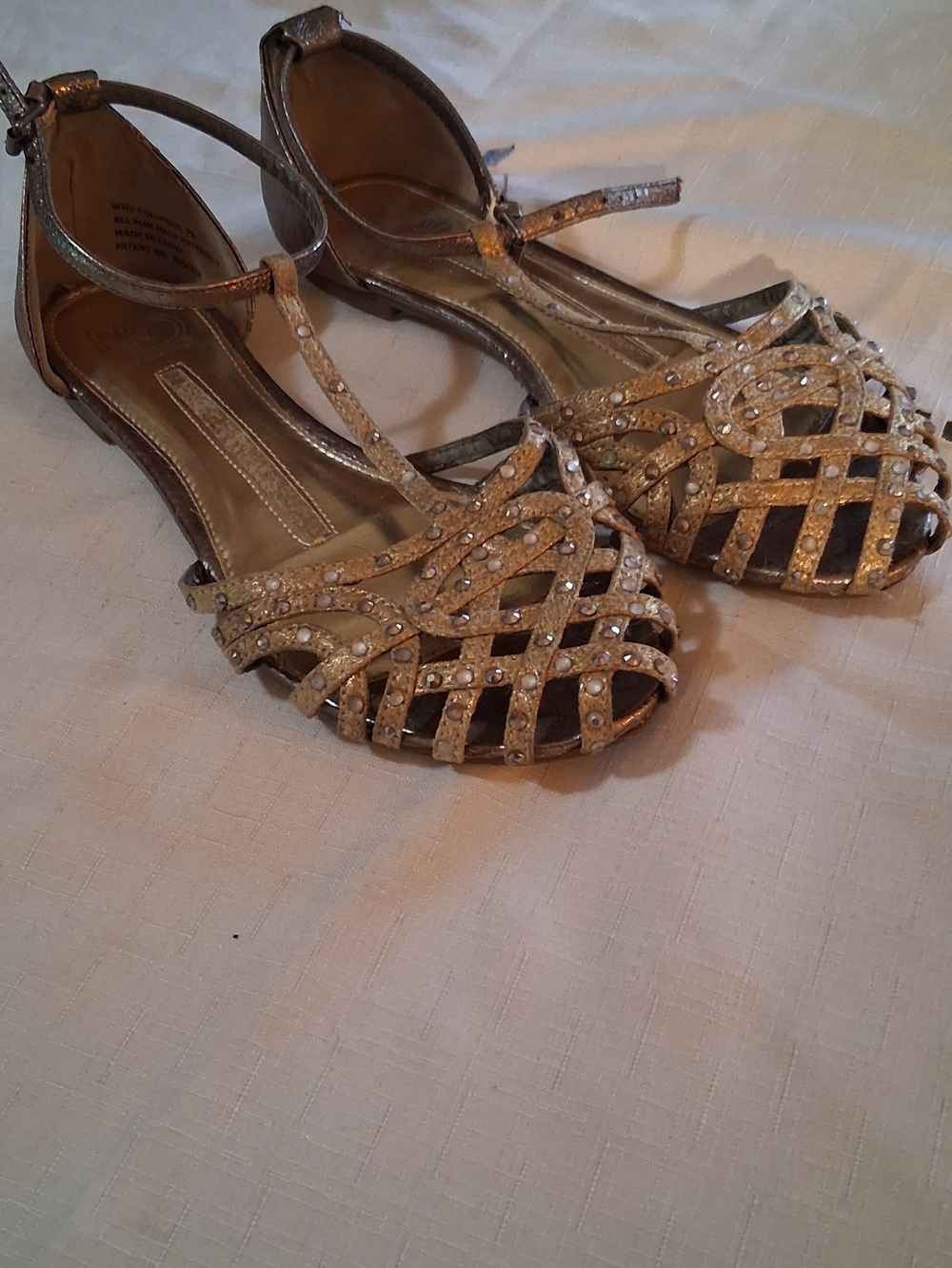 new directions Gold Rhinestone T-Strap Flat Sandals 7.5 260893